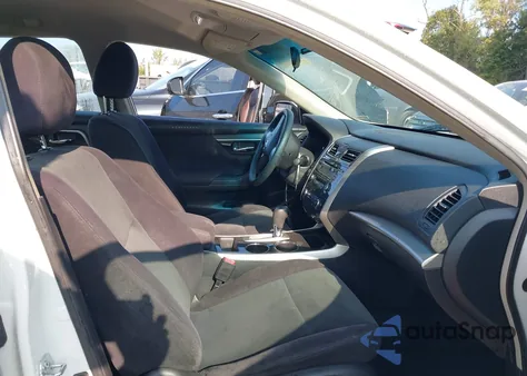 2013 Nissan Altima 2.5 S z USA, uszkodzony, nr VIN 1N4AL3AP4DN478204